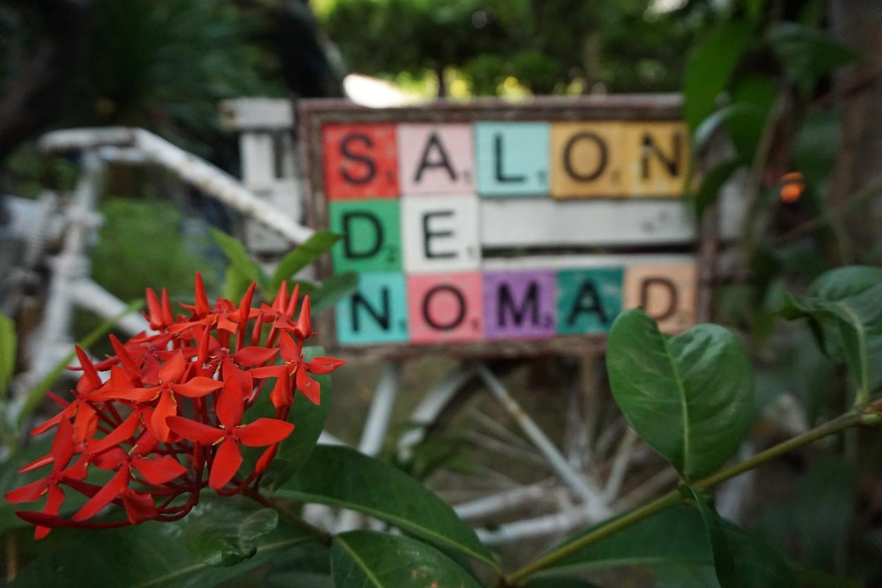 Bed and Breakfast Salon De Nomad Gili T. Гили Траванган Экстерьер фото