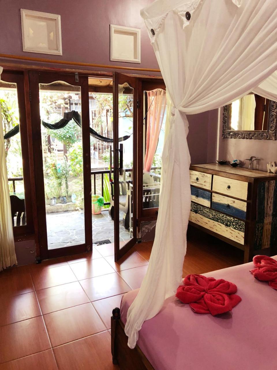 Bed and Breakfast Salon De Nomad Gili T. Гили Траванган Экстерьер фото