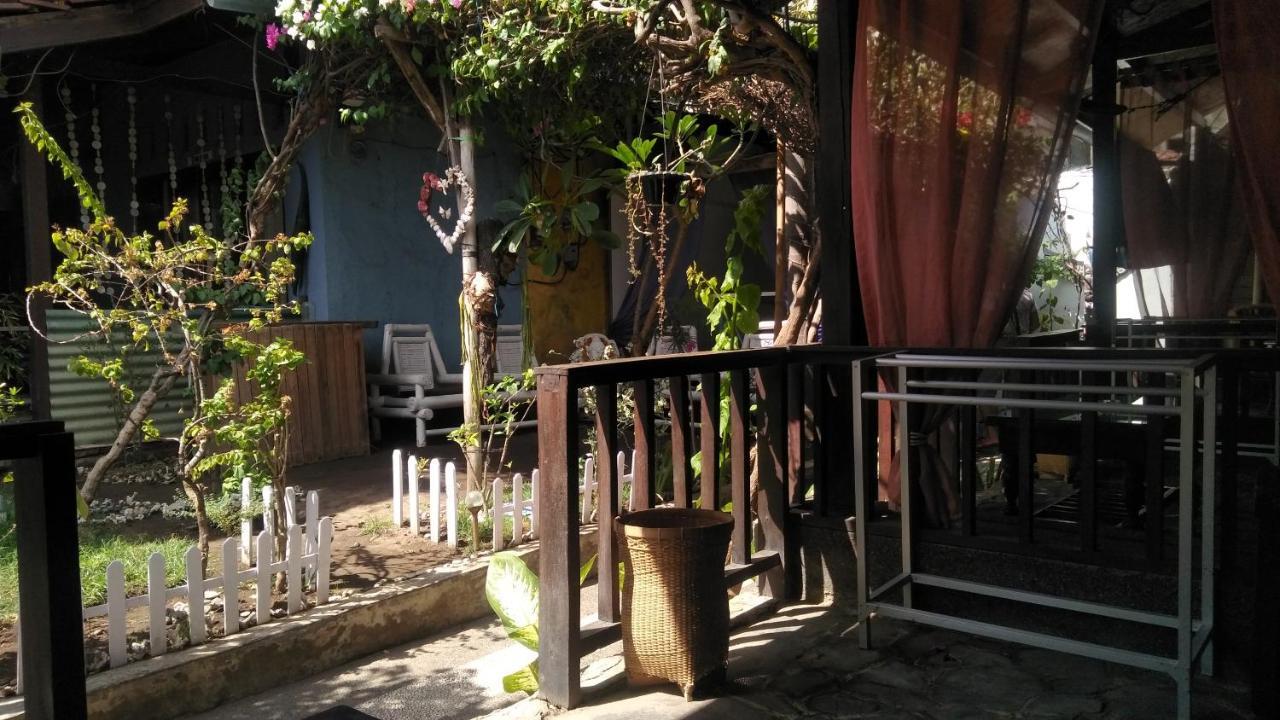 Bed and Breakfast Salon De Nomad Gili T. Гили Траванган Экстерьер фото