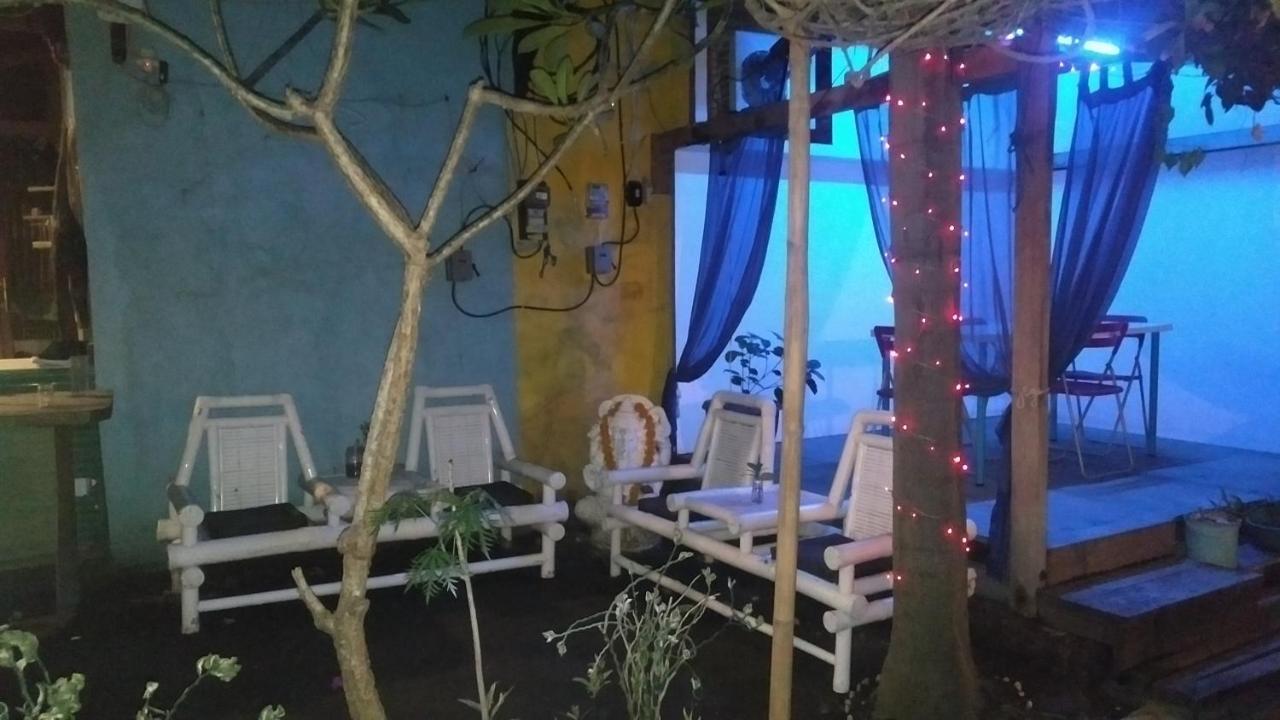 Bed and Breakfast Salon De Nomad Gili T. Гили Траванган Экстерьер фото