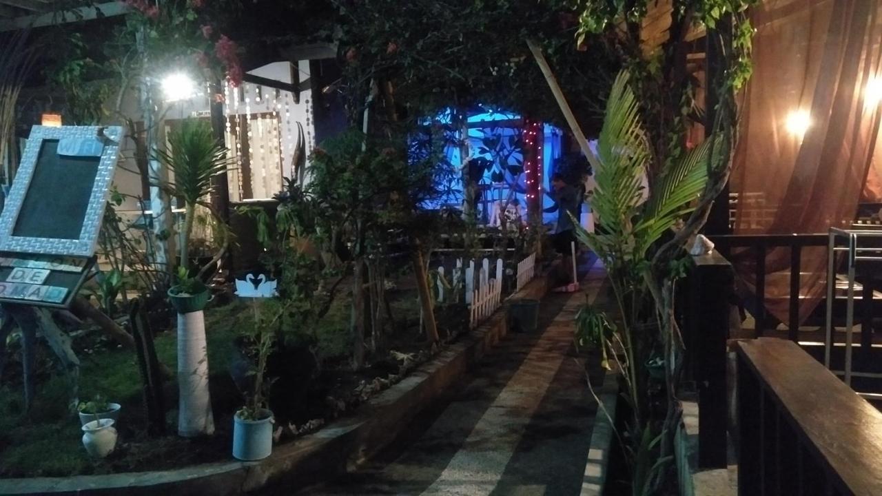 Bed and Breakfast Salon De Nomad Gili T. Гили Траванган Экстерьер фото